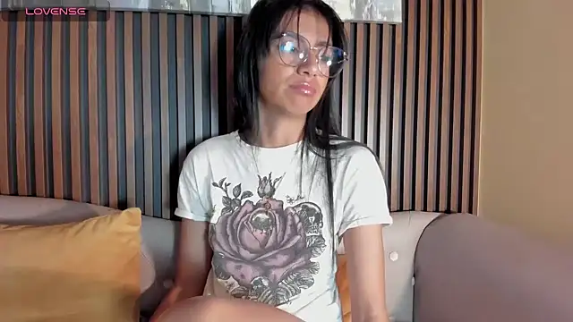 Snapshot of Tamaraakins chatting on March 2025 03:17:02 PM Tamaraakins online show from March 2025 03:17:02 PM