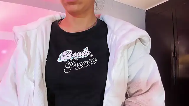 Tamaraakins online show from November 2025 12:20:01 PM