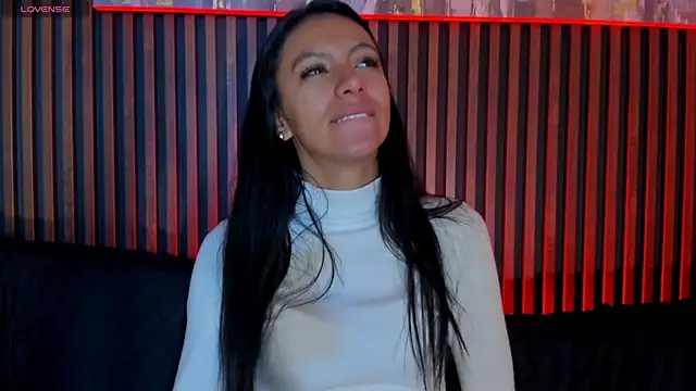 Tamaraakins online show from November 2025 12:20:02 PM