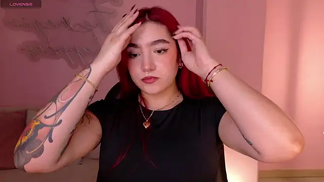 ViolettCastel online show from December 2025 06:18:02 PM