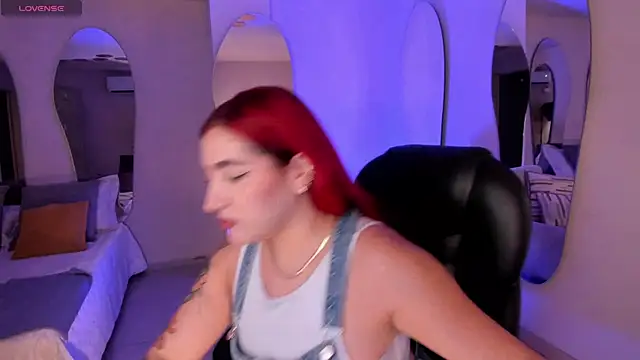 ViolettCastel online show from October 2025 06:56:01 PM