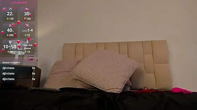 Roxxy mora online show from February 2025 03:25:01 AM