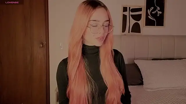 Roxxy mora online show from February 2026 10:31:01 PM