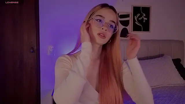 Roxxy mora online show from February 2026 10:05:01 PM