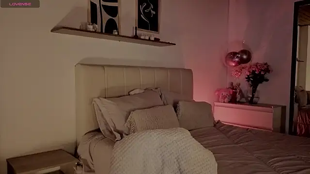 Roxxy mora online show from November 2025 10:26:02 PM