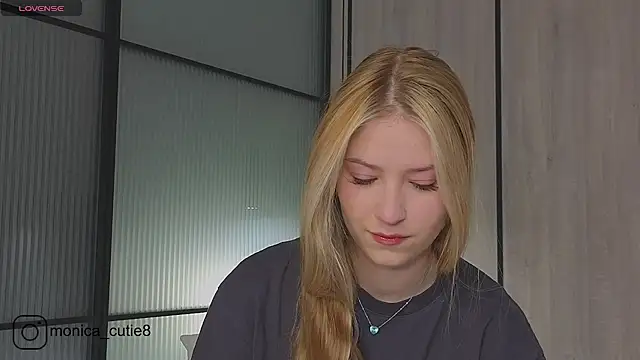 Monikacutie online show from March 2025 04:10:02 AM