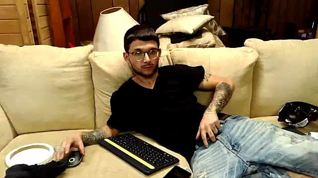 hungkubenski online show from November 2025 09:03:02 AM