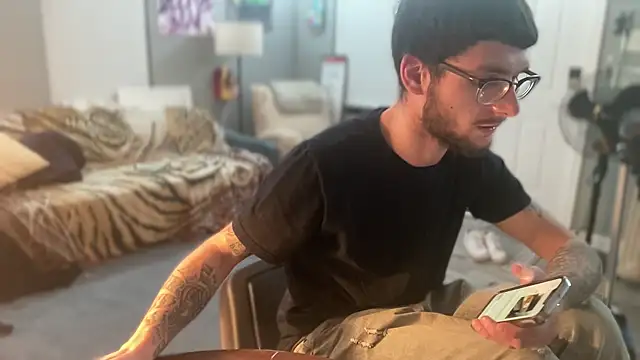 hungkubenski online show from December 2025 07:14:02 AM