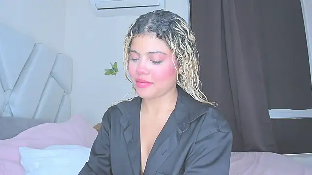 sofiacastillo01 online show from April 2026 08:13:02 PM