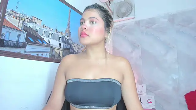 sofiacastillo01 online show from May 2026 01:39:01 PM