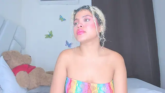 sofiacastillo01 online show from April 2026 06:15:02 AM