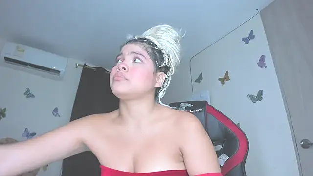 sofiacastillo01 online show from October 2025 04:19:02 PM