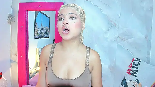 sofiacastillo01 online show from June 2026 01:27:01 PM