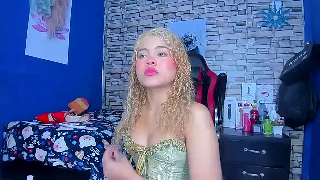 sofiacastillo01 online show from March 2025 12:51:01 PM