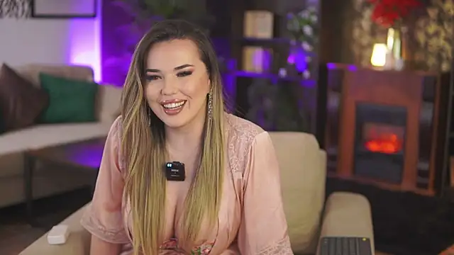 EvaSunderland online show from March 2025 08:20:02 PM