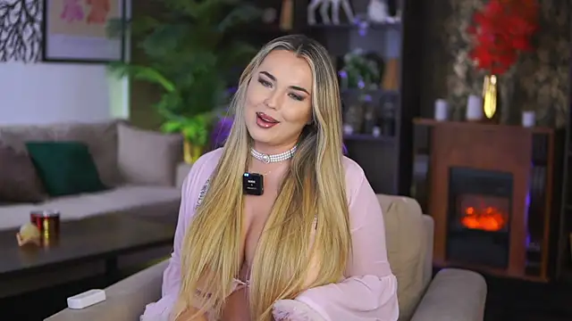 EvaSunderland online show from December 2025 12:53:01 PM