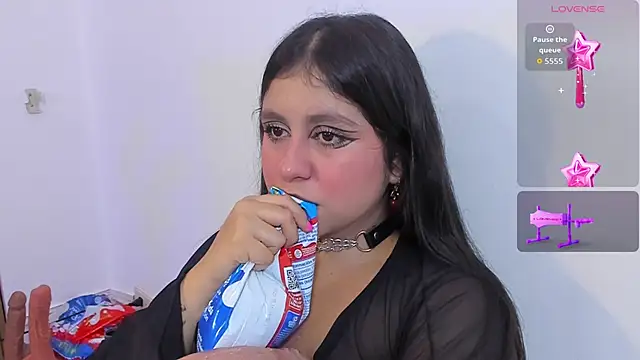 lola clit online show from October 2025 12:37:02 PM