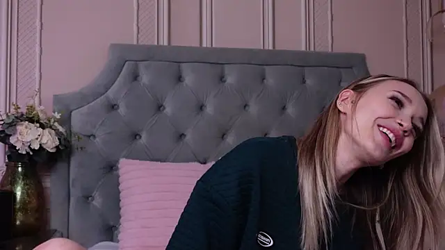 Snapshot of LucyAddison chatting on June 2026 04:13:02 PM LucyAddison online show from June 2026 04:13:02 PM