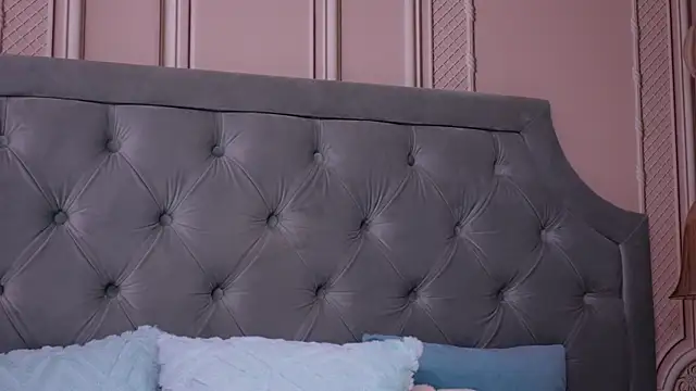 LucyAddison online show from April 2026 05:19:02 AM