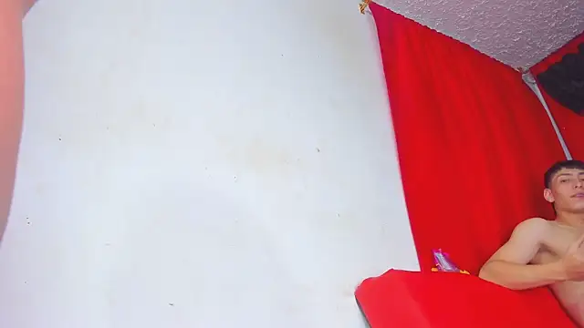 Snapshot of Extreme_Team8 chatting on March 2025 08:55:02 AM Extreme Team8 online show from March 2025 08:55:02 AM