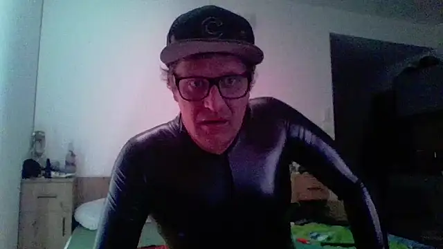Bigthroaterboy online show from April 2026 05:14:02 PM