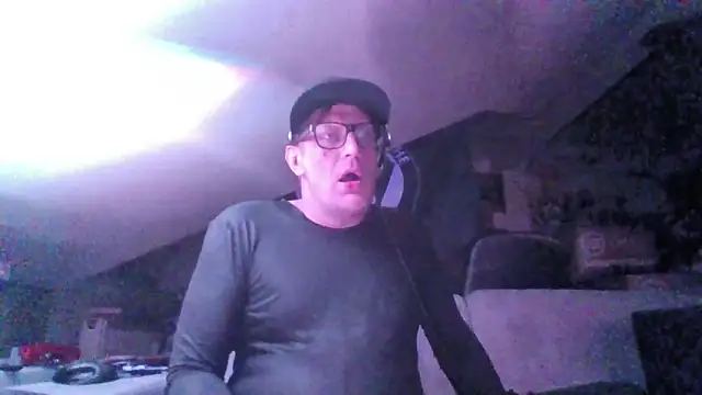 Bigthroaterboy online show from October 2025 05:14:02 PM