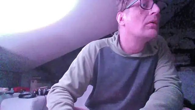 Bigthroaterboy online show from October 2025 05:02:02 PM