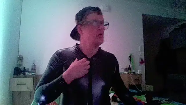 Bigthroaterboy online show from April 2026 12:01:01 AM