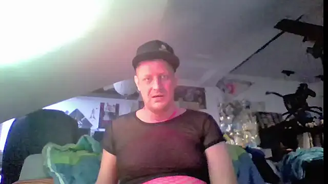 Bigthroaterboy online show from June 2026 06:40:01 PM