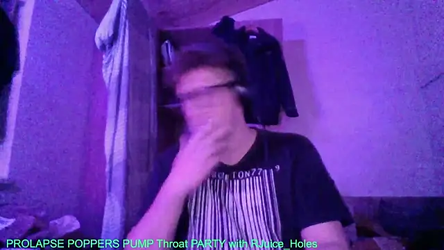 Bigthroaterboy online show from October 2025 08:18:01 PM