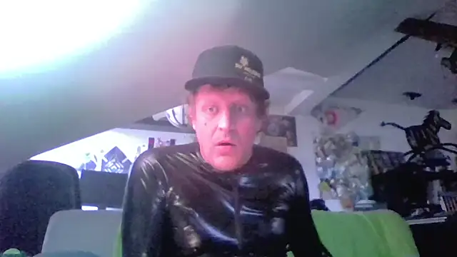 Bigthroaterboy online show from May 2026 05:17:02 PM