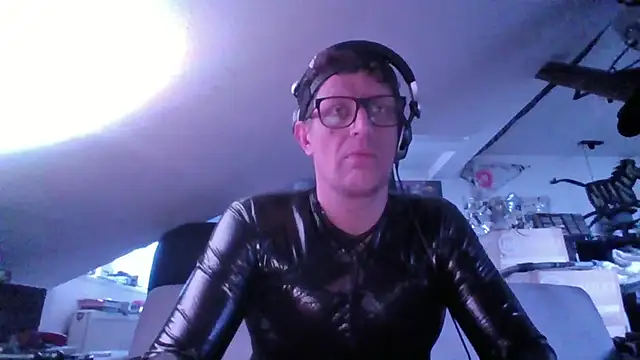 Bigthroaterboy online show from October 2025 09:29:01 AM