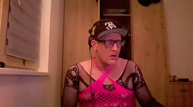 Bigthroaterboy online show from February 2025 08:10:01 PM
