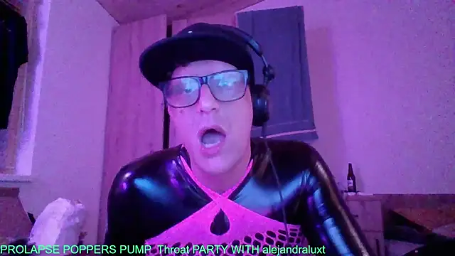 Bigthroaterboy online show from October 2025 10:11:01 PM