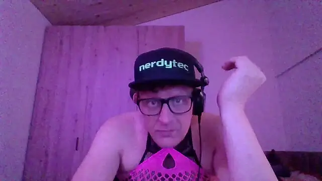 Bigthroaterboy online show from October 2025 07:58:01 PM