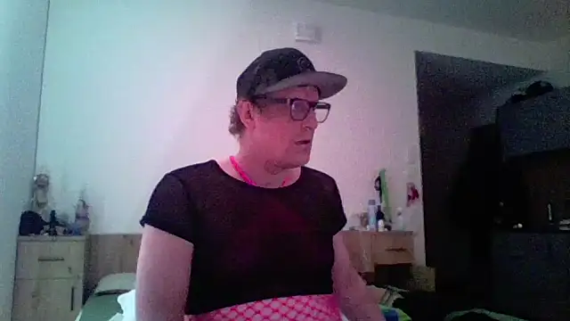 Bigthroaterboy online show from April 2026 12:10:01 PM