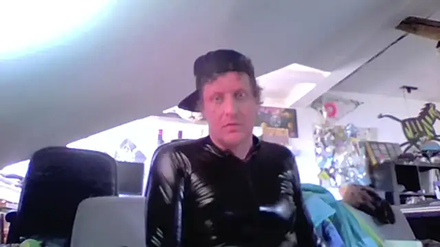 Bigthroaterboy online show from May 2026 01:38:01 PM
