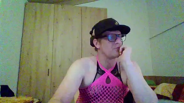 Bigthroaterboy online show from September 2025 09:59:02 PM