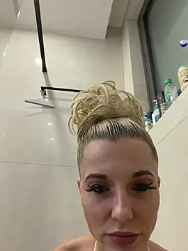 JayJayPink online show from February 2026 11:12:01 PM