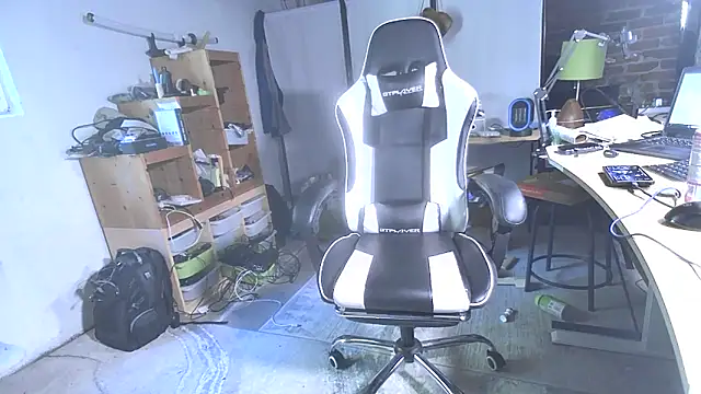 MagnusCockus online show from June 2026 02:22:02 PM