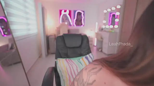 LeahPrada  online show from January 2026 09:07:02 PM