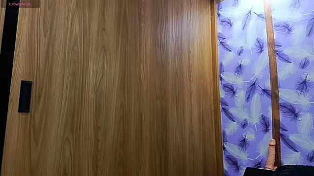 Molly ADY online show from December 2025 01:33:01 AM