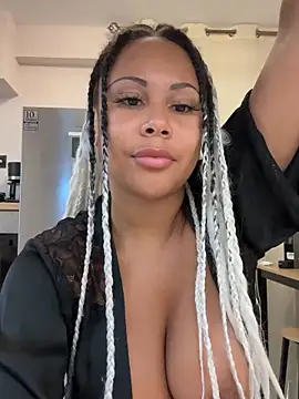 Snapshot of HaileyDiana chatting on October 2025 06:29:02 PM HaileyDiana online show from October 2025 06:29:02 PM