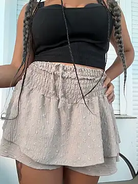 Snapshot of HaileyDiana chatting on November 2025 12:48:02 PM HaileyDiana online show from November 2025 12:48:02 PM