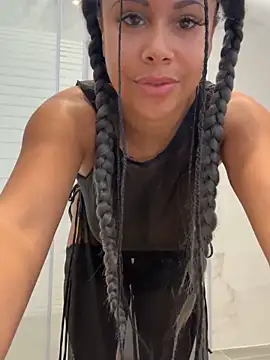 Snapshot of HaileyDiana chatting on November 2025 10:08:01 AM HaileyDiana online show from November 2025 10:08:01 AM