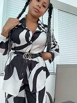 Snapshot of HaileyDiana chatting on November 2025 10:20:02 AM HaileyDiana online show from November 2025 10:20:02 AM