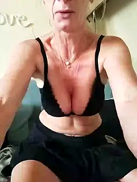 Snapshot of tatianasexymilf chatting on May 2026 04:17:02 PM tatianasexymilf online show from May 2026 04:17:02 PM