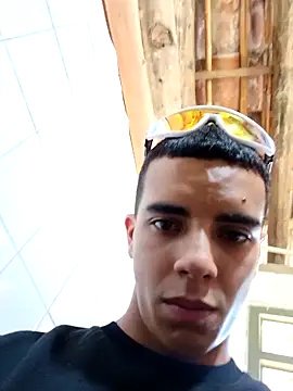 Restrepo300 online show from December 2025 06:47:01 PM