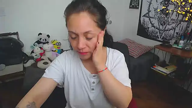 lili peach online show from September 2025 05:50:01 PM