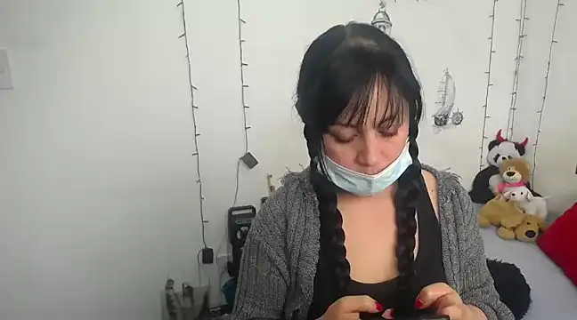 lili peach online show from December 2024 05:25:01 PM